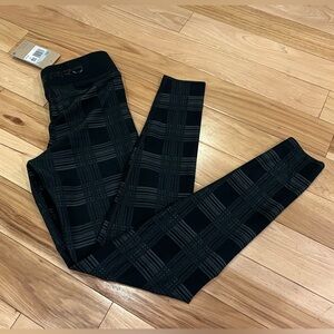 NWT Nike Pro Black Checkered Design Full Length Leggings Pants - Women’s Size XS
